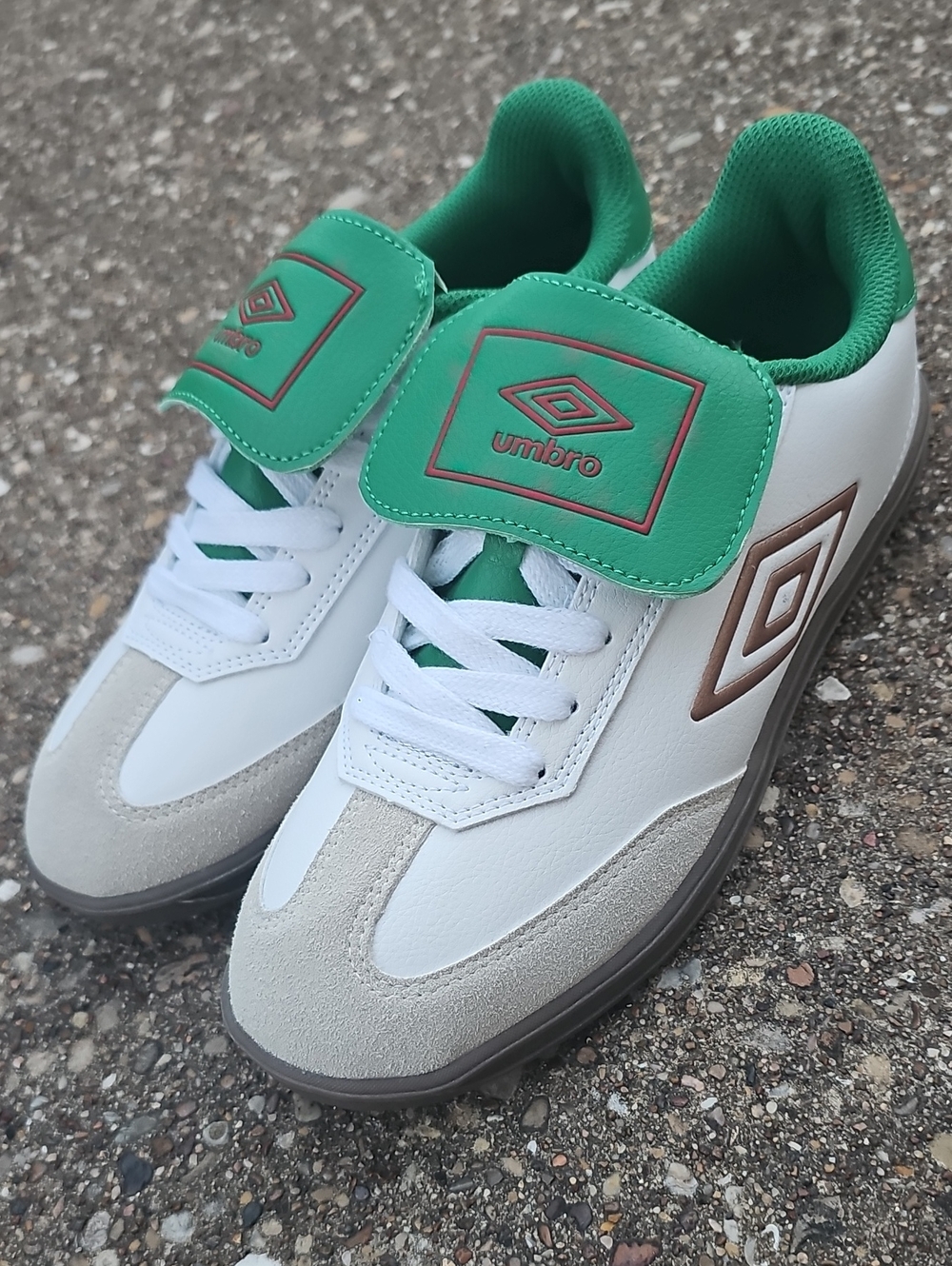 Umbro TX Kids White Green Retro Sneakers Indoor Soccer Tongue Youth 5
